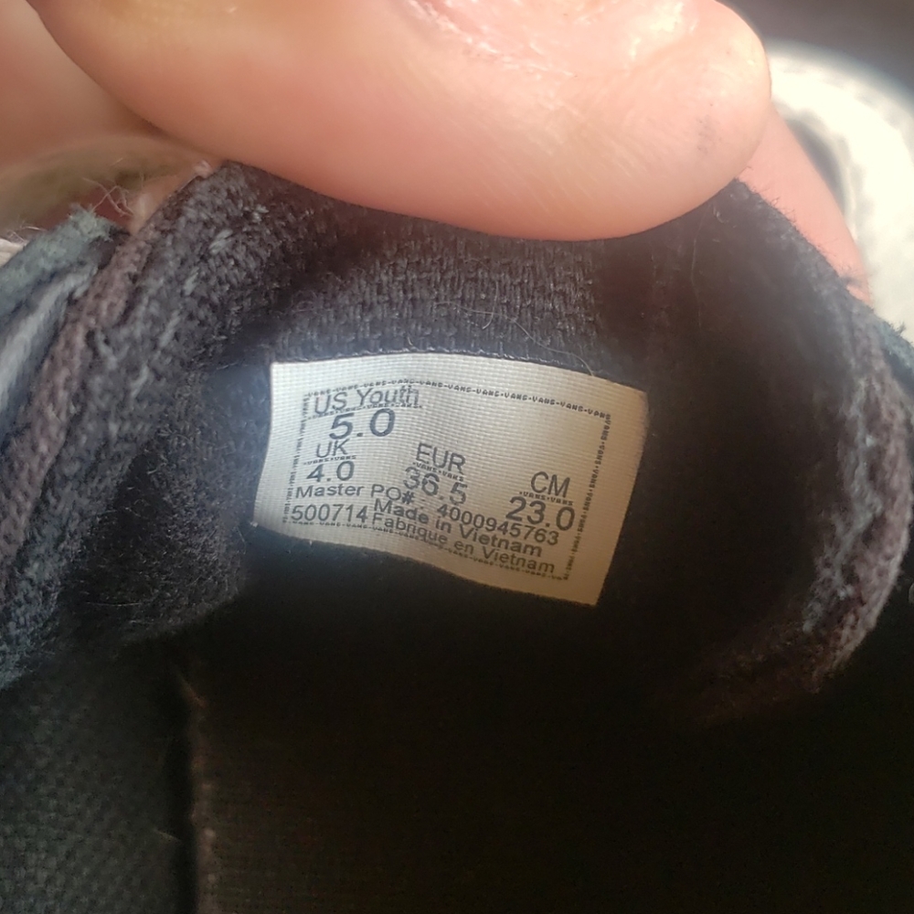 VANS - Picture 3 of 5